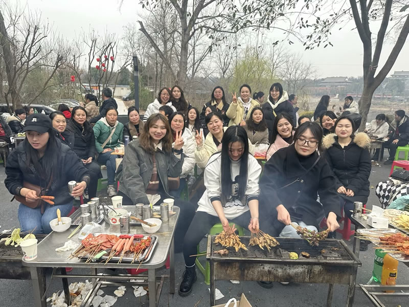 綿陽市先鋒醫(yī)療器械有限公司—— 慶?！?.8婦女節(jié)”，共赴燒烤盛宴，致敬巾幗風(fēng)采2.jpg